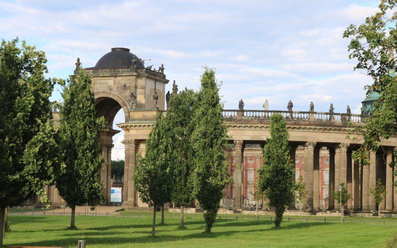 closed-sanssouci-2638813_1920-800×500