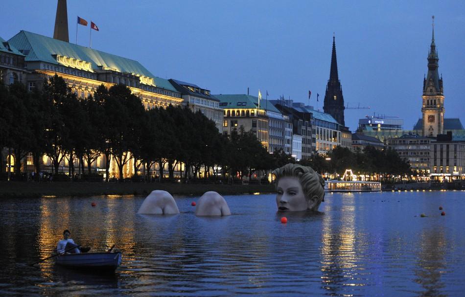142891-giant-mermaid-sculpture-in-alster-lake
